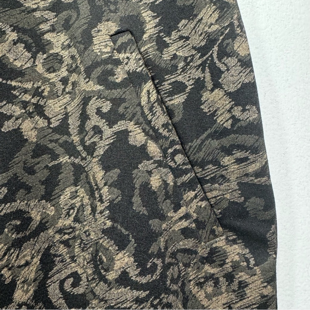 Chico’s Black & Tan Metallic Fabulously Slimming Ankle Ponte Pants Sz 1.5/Medium - Picture 5 of 9